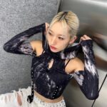 Odd Instagram - 2023 안녕 2024 우리 행복하자 모두 새해 복 많이 받아🙇‍♀️☃️