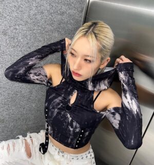 Odd Instagram - 2023 안녕 
2024 우리 행복하자 모두 새해 복 많이 받아🙇‍♀️☃️