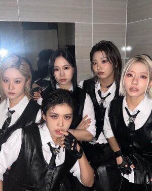 Odd Instagram - SGF2 HOOK 3rd🔥
춤 잘 추고 춤에 진심이고 착하고 예쁘고 개그우먼 보다 더 웃긴 그대들을 만나 행복했ㅇㅓ 
@hook_dancekorea #sgf2