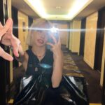 Odd Instagram - 1,2,3 호텔 거울 사진 짱 잘나와 4. 학교 탈의실 퀄리티 5. 학교가 넘 이뿌다 6. Twin look 7. Bunny girl 8. 멀미파티 9. 멀미파티2 10. USC댄서들 최고..❤️ LA