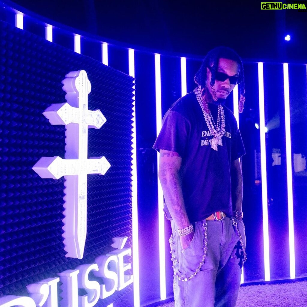 Offset Instagram - Bringing the vibes to Miami Art Basel with @dussecognac 🥃 #D’USSEpartner