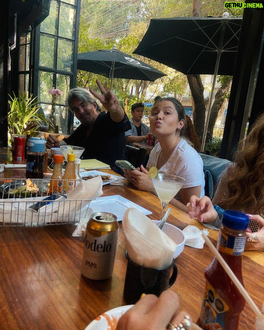 Olivia Collins Instagram - Retratos del elenco cortesía de mi nieto adorado para recordarles que sean felices y vengan a reírse hoy en #Atizapan con @busco_al_hombre 🤭 lqm ♥️🍟🍣 PD: Lupita perdí tu número de teléfono, ojalá veas aquí tu foto 🫂 #oliviacollins #abuela #fotografia #nieto #elenco #obra #comedia #buscoalhombredemivida #buscoalhombredemividamaridoyatuve Terraza Bichi-Cori
