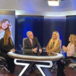 Olivia Collins Instagram - Aprovechando la visita con @lopezdoriga para recordarles que los veo hoy con @busco_al_hombre en @teatroxola 🥳🍿 #teatro #comedia #oliviacollins #annaciochetti #issabelacamil #radioformula Radio Fórmula