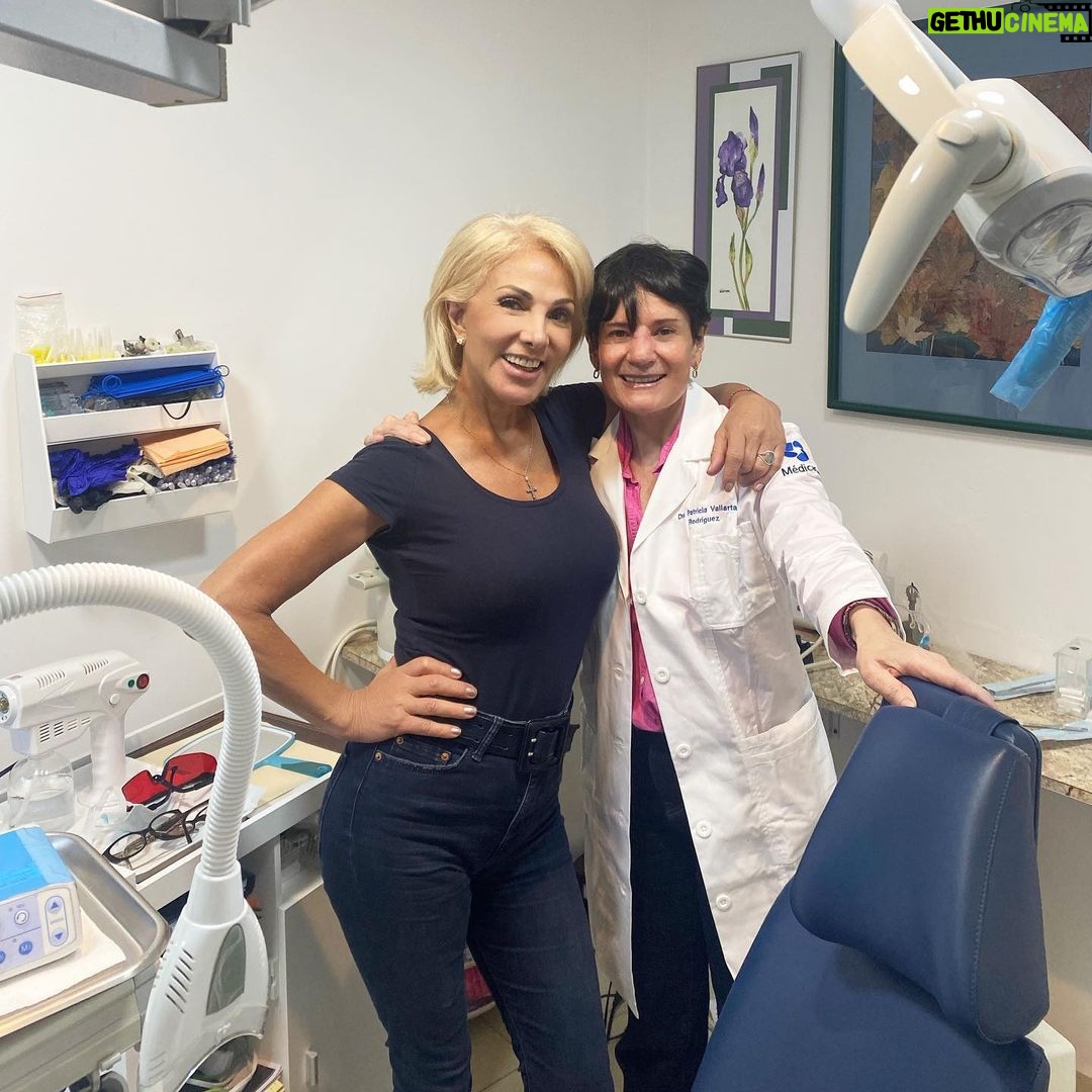 Olivia Collins Instagram - Mi dentista favorita del mundo mundial πͺ₯π¦·β¨ Para sus sonrisas busquen a la Dra. @vallartapaty, es un hada π§πΌββοΈπ₯Ό #VidaCollins #dentista #sonrisa #OliviaCollins Mexico City, Mexico