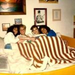 Olivia Collins Instagram – Pláticas con que perduran en los años y recuerdos de pijamadas que cobijaban el alma 🫶🏼🛌⭐️ La Collins y las Arriola 🥹🤌🏼

#OliviaCollins #amigas #recuerdos #pijamada #bff Mexico City, Mexico