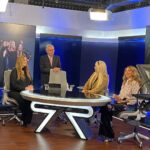 Olivia Collins Instagram - Aprovechando la visita con @lopezdoriga para recordarles que los veo hoy con @busco_al_hombre en @teatroxola 🥳🍿 #teatro #comedia #oliviacollins #annaciochetti #issabelacamil #radioformula Radio Fórmula