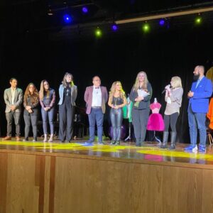 Olivia Collins Instagram - #SiSoyYoNoEresTu Una reflexión sobre el auto-maltrato 🤔 Con 7 personajes para 2 actrices sobre el escenario y 4 maravillosas mujeres en cartelera, nos muestra los focos rojos y señales que puede haber en relaciones co-dependientes 👏🏼🚩❤️‍🔥 Muy recomendable, ¡no se la pierdan todos los jueves en el #TeatroMariaTeresaMontoya! 🤩 #teatro #obra #cultura #cdm #redflags #reflexion #amorpropio Teatro María Teresa Montoya