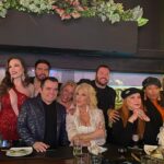 Olivia Collins Instagram - Temporada sagitaria a tope @gamaliel_vr 🍾🍰 ¡feliz cumple querido! Qué gusto celebrar con todos ustedes 🥳