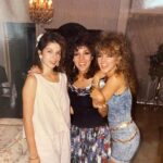 Olivia Collins Instagram - Oficialmente hoy, la más chiquita, creció 🥹 Mi hermanita cumple hoy 60 y con eso ya estamos los 6 hermanos en el sexto piso 🤩 Qué honra tenerte, conocerte, quererte y compartir la vida contigo 🍰 Lo siento, perdón, gracias, te amo @misssgabyyys 🥰 Mexico City, Mexico