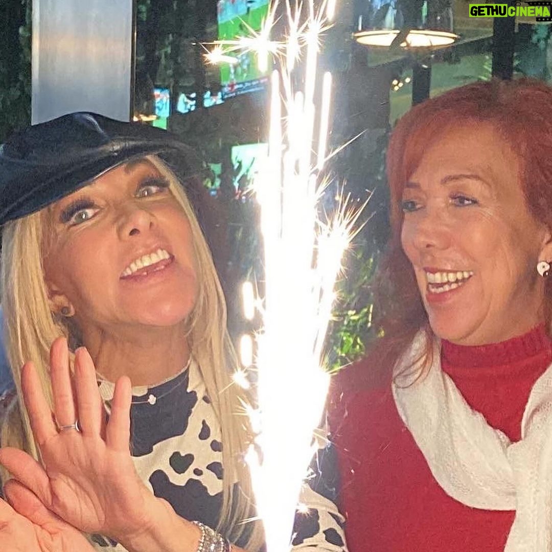 Olivia Collins - 2.5K Likes - Oficialmente hoy, la mรกs chiquita, creciรณ ๐ฅน Mi hermanita cumple hoy 60 y con eso ya estamos los 6 hermanos en el sexto piso ๐คฉ Quรฉ honra tenerte, conocerte, quererte y compartir la vida contigo ๐ฐ Lo siento, perdรณn, gracias, te amo @misssgabyyys ๐ฅฐ