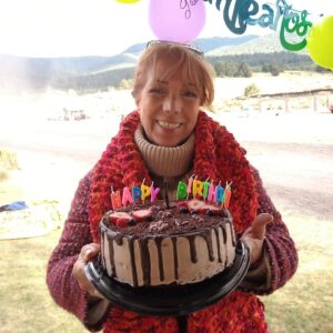 Olivia Collins Instagram - Oficialmente hoy, la más chiquita, creció 🥹 Mi hermanita cumple hoy 60 y con eso ya estamos los 6 hermanos en el sexto piso 🤩 Qué honra tenerte, conocerte, quererte y compartir la vida contigo 🍰 Lo siento, perdón, gracias, te amo @misssgabyyys 🥰