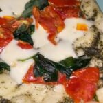 Olivia Collins Instagram - Crónicas de un fin de año súper tranquilo y diferente, con cena casera deliciosisima e improvisada y sin estrés (más que mi nieto robándose todo el queso 🧀 todo el tiempo 🫕), con frío rico y aire fresquísimo, al pie de un sauce que enmarcaba la luna y con el Pacífico del otro lado y los fuegos artificiales 🎆 justo encima 🥹 wow, solo… wow! 🫶🏼 gracias #vancouver, gracias vida! ❤️‍🔥 HAPPY NEW YEAR! 🎊 #vidacollins #nye #nochevieja #cabada #vacaciones Kitsilano Beach