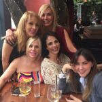 Olivia Collins Instagram - Recuerdos y recuerdos, reuniones y reuniones, brindis y más brindis y tantas cosas que celebrarte amiga querida @faridename que no nos alcanzan ni los mariachis 🎺🪗♥️ Feliz cumple (+1dia 🤭) Te adoro infinito amigocha 👯‍♀️ Mexico City, Mexico