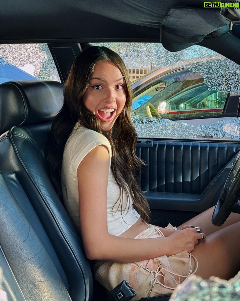 Olivia Rodrigo Instagram - the ‘get him back!’ music video, made with the amazing @jackbegert and @apple, is out now!!!! #ShotoniPhone15Pro