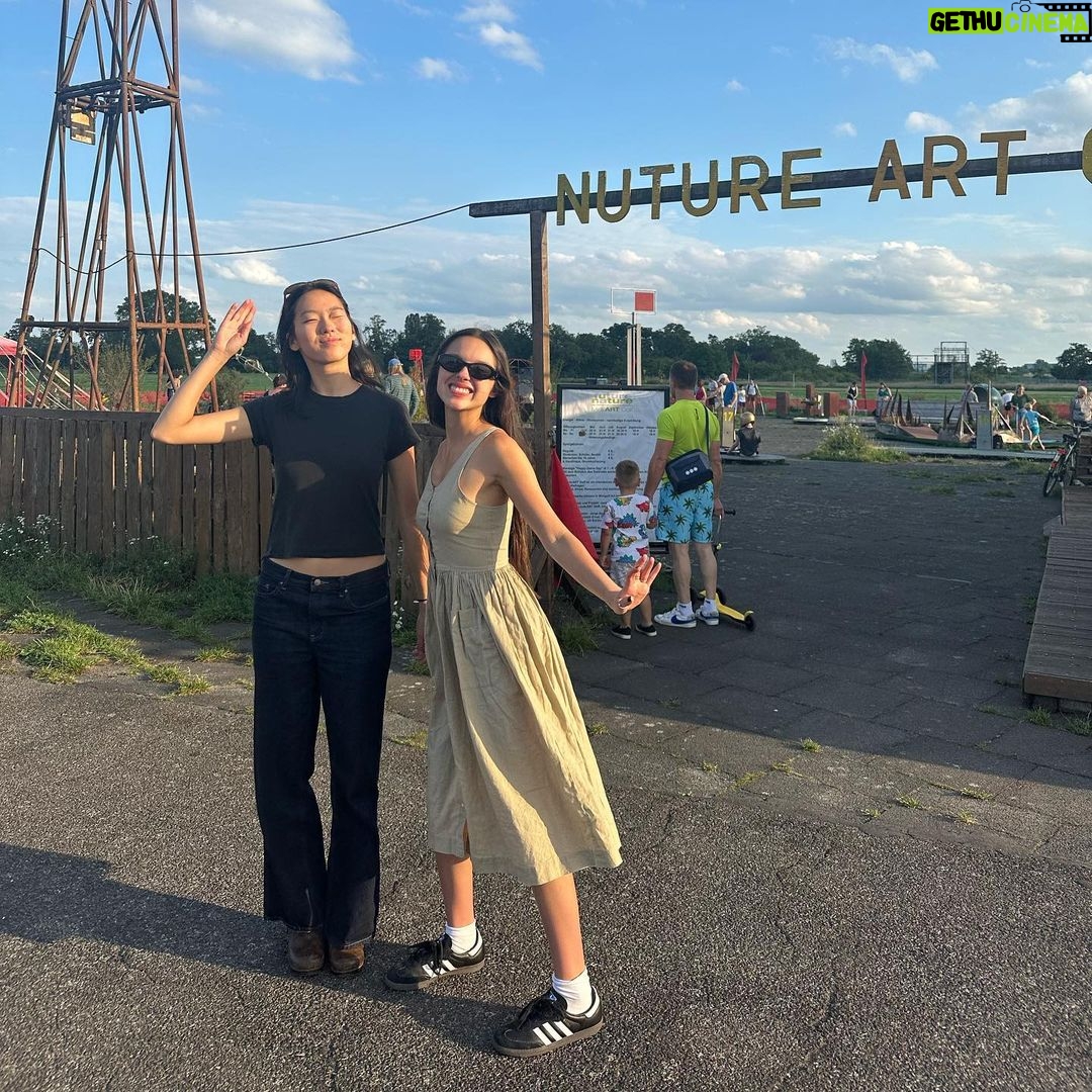 Olivia Rodrigo Instagram - berlin!!!!! also thank u to the sweet girl who gave me the GUTS tracklist in german!!!! I had the best best time❤️🩹❤️🩹❤️🩹 Berlin, Germany