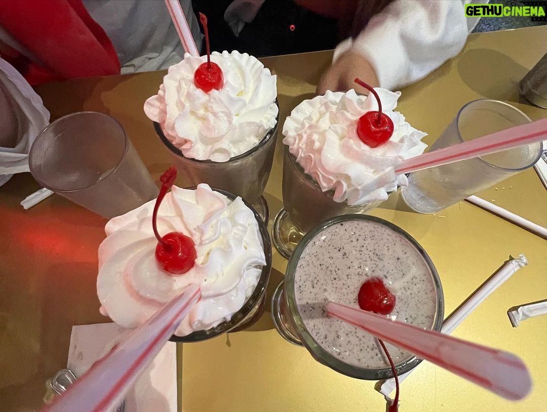 Olivia Rodrigo Instagram - all the boys r in the yard rn