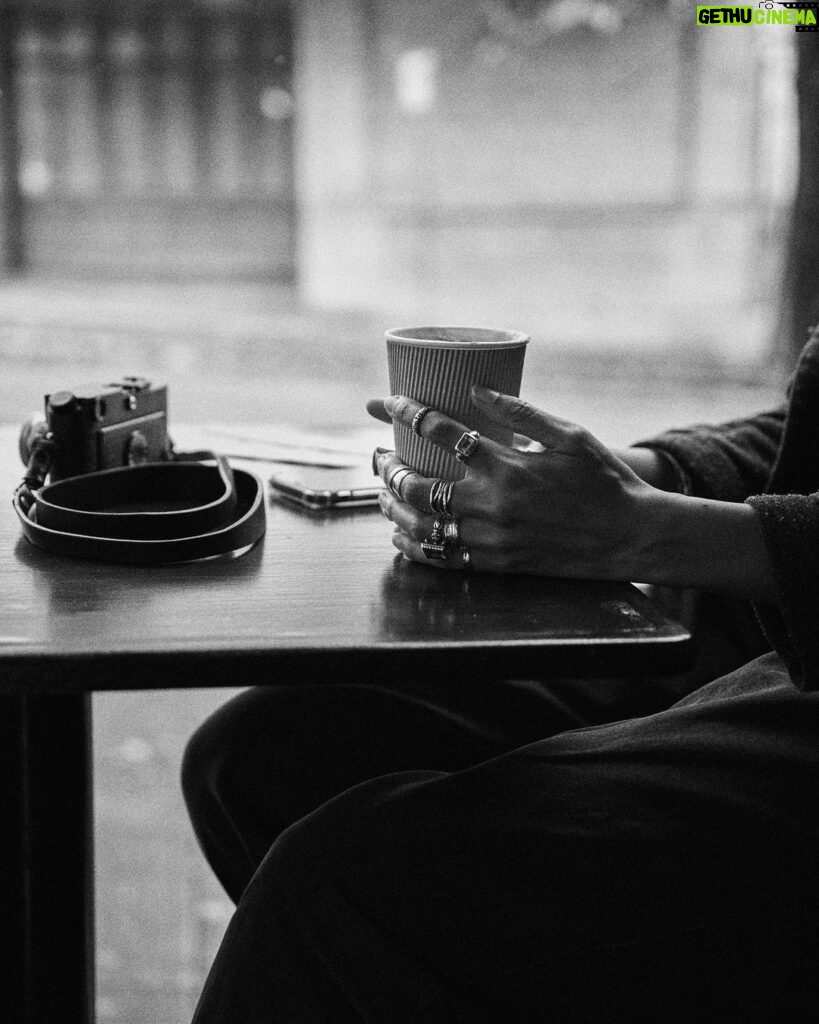 Olivia Swann Instagram - Friday on film ☕️ ⁣ ⁣ Had a stroll through Downtown Vancouver with the glorious @noahasanias - a stunning photographer and utter dream of a human 🖤⁣ ⁣ #downtown #vancouver #photoshoot #film #coffeemorning #pyrrha #blackandwhite #naturalhair #autumn #chillvibes