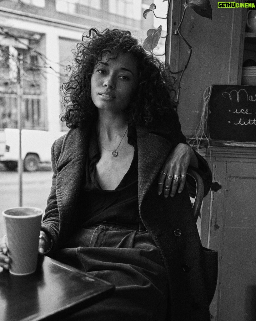 Olivia Swann Instagram - Friday on film ☕️ ⁣ ⁣ Had a stroll through Downtown Vancouver with the glorious @noahasanias - a stunning photographer and utter dream of a human 🖤⁣ ⁣ #downtown #vancouver #photoshoot #film #coffeemorning #pyrrha #blackandwhite #naturalhair #autumn #chillvibes