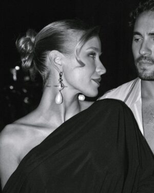 Olivier Dion Instagram - Soir de gala with my partner in crime 🌹 

📸: @rosalietellier 
Glam team:
Dress @maisonlprn 
Suit @viviennewestwood from @ssensemontreal 
Mua @makeupby.sonia 
Hair @brookecolours @pinklablondeclub