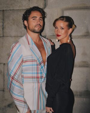 Olivier Dion Instagram - Soir de gala with my partner in crime 🌹 

📸: @rosalietellier 
Glam team:
Dress @maisonlprn 
Suit @viviennewestwood from @ssensemontreal 
Mua @makeupby.sonia 
Hair @brookecolours @pinklablondeclub