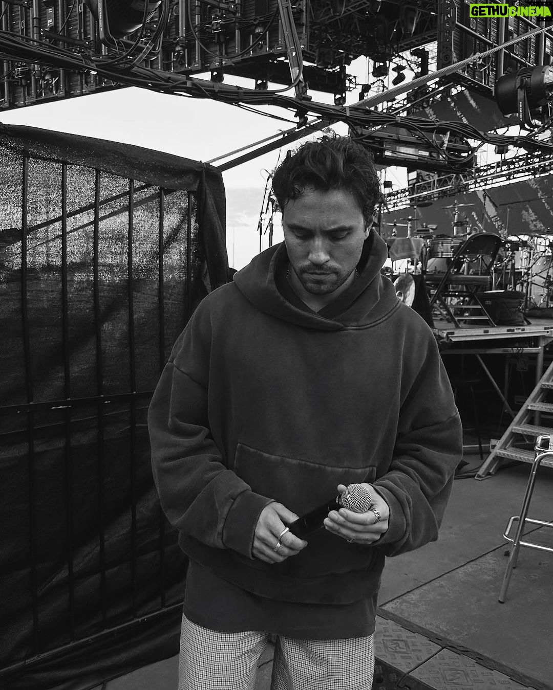 Olivier Dion Instagram - Feels good to hit the stage 🩶