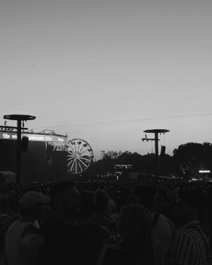 Olivier Dion Instagram - La musique et les amis, quoi de mieux? 🩶 @osheaga @evenko
