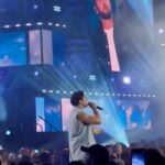 Olivier Dion Instagram - Quel bonheur d’avoir participé à ce grand spectacle musical qui célèbre la francophonie d’à travers le monde. Très heureux d’avoir pu renouer avec quelques uns de mes amis québécois, français et belges et d’avoir pu faire la connaissance d’autres grands artistes d’ici et d’ailleurs ✨✨✨ Bientôt diffusé sur @france2 @tvareseau et @tv5monde 🫶
