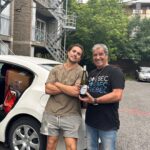 Olivier Dion Instagram - Les parents, ça sait comment déménager. Ça ne se pose pas de question, ça le fait. Ça opère comme on dit. Papi Jean-Marie et Mamie Nadine ont quittés la France pour arriver au Québec en 1976. Les 1er juillet, ils connaissent ça. Je me demande si un jour j’arriverai à leur niveau. En attendant, on est contents de les avoir! Bonne saison des déménagements à tous 📦🇨🇦