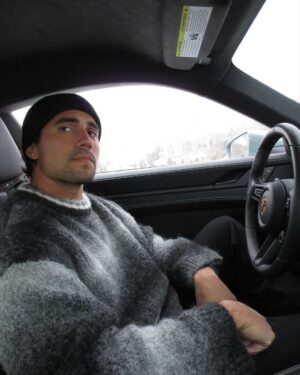 Olivier Dion Instagram - New dream car unlocked. 🔓😮‍💨 Merci @porschecanada de nous avoir invité pour cette événement unique ou l’on a pu non seulement découvrir mais aussi conduire l’incroyable Porsche 911 Dakar pendant toute une journée à travers les décors d’hiver majestueux de la ville de Québec. En ajoutant à ça l’hébergement royal au Château @fairmontfrontenac, ce fut une expérience absolument hors du commun et extraordinaire!!

Thanks and see you soon!!! 🤝❄️❄️❄️
#DakarWinterDriveQc #DakarDreamDrive #DrivenByDreams #PorscheCanada
