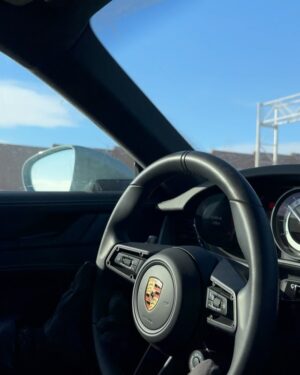 Olivier Dion Instagram - New dream car unlocked. 🔓😮‍💨 Merci @porschecanada de nous avoir invité pour cette événement unique ou l’on a pu non seulement découvrir mais aussi conduire l’incroyable Porsche 911 Dakar pendant toute une journée à travers les décors d’hiver majestueux de la ville de Québec. En ajoutant à ça l’hébergement royal au Château @fairmontfrontenac, ce fut une expérience absolument hors du commun et extraordinaire!!

Thanks and see you soon!!! 🤝❄️❄️❄️
#DakarWinterDriveQc #DakarDreamDrive #DrivenByDreams #PorscheCanada