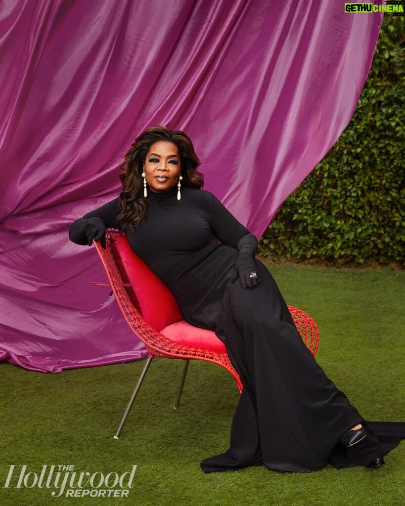 Oprah Winfrey Instagram - @hollywoodreporter summed up my @thecolorpurple family perfectly: The Divine Sisterhood of The Color Purple. What you see on and off the screen is a true bond—can’t wait for you to experience it! Issue is available now. (📸: @daniellelevitt)