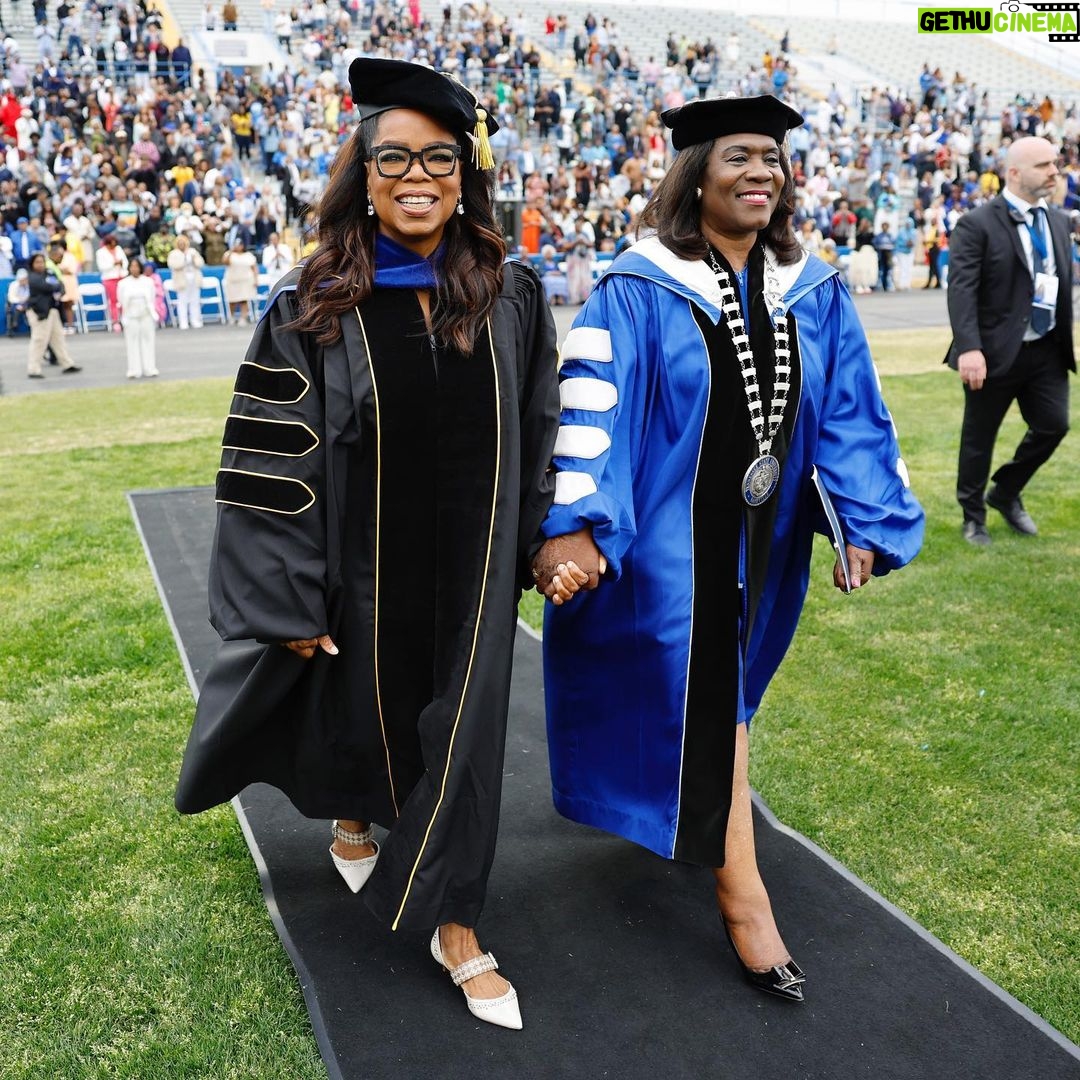 Oprah Winfrey - 141.2K Likes - Who says you can’t go home? Tennessee, I’m back! Just delivered the commencement speech at my alma mater @tennstateu and my whole Winfrey/Walker family came out to support! To anyone graduating this year: Take your integrity, your curiosity, your creativity, your guts, and the newfound education of yours and use it to make a difference. And remember when you step out in love, you become someone else’s hope. Congratulations 🎓🎓🎓