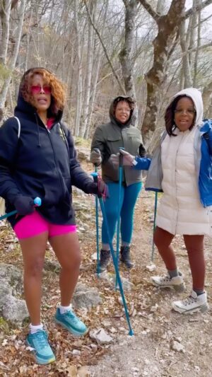 Oprah Winfrey Instagram - Y’all know if there’s a hike to take, I’m going to take it—and @gayleking will be a trooper during it. Thank you Italy and @palazzofiuggi for a restorative time. And special thanks to Sylvie, our hiking guide 🇮🇹🥾