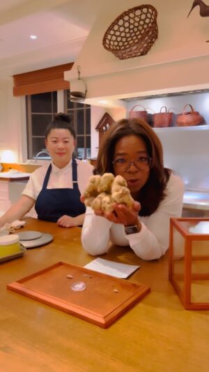 Oprah Winfrey Instagram - Thank you to @sabatinotruffles for one of the best gifts this year! My body will be made up of truffles this holiday season 🤣🎄