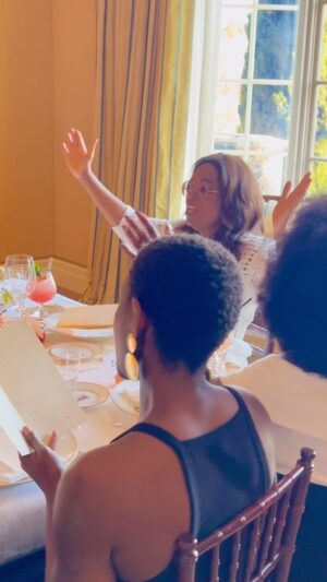 Oprah Winfrey Instagram - My daughter-girl @thando_d is working away and couldn’t make Thanksgiving this year, so she sent me this beautiful song by @cecewinans titled “Goodness of God.” It was such a blessing in my life that we tried something a little different at my table and instead of saying a blessing before the food, we sang out loud. Happy Thanksgiving from my family to yours 🫶🏾🙏🏾🎶