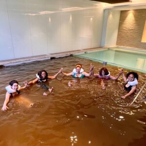 Oprah Winfrey Instagram - Cheers to better health! That has been my goal ever since getting double knee surgery. I went through a lot of pain to get to this side of a restorative and regenerative time with friends at @palazzofiuggi in Italy—we even drank a lot of Fiuggi water💧 🧖🏾‍♀️💧🧘🏾‍♀️💧Tap the link in my bio to read about our experience, only on @oprahdaily!