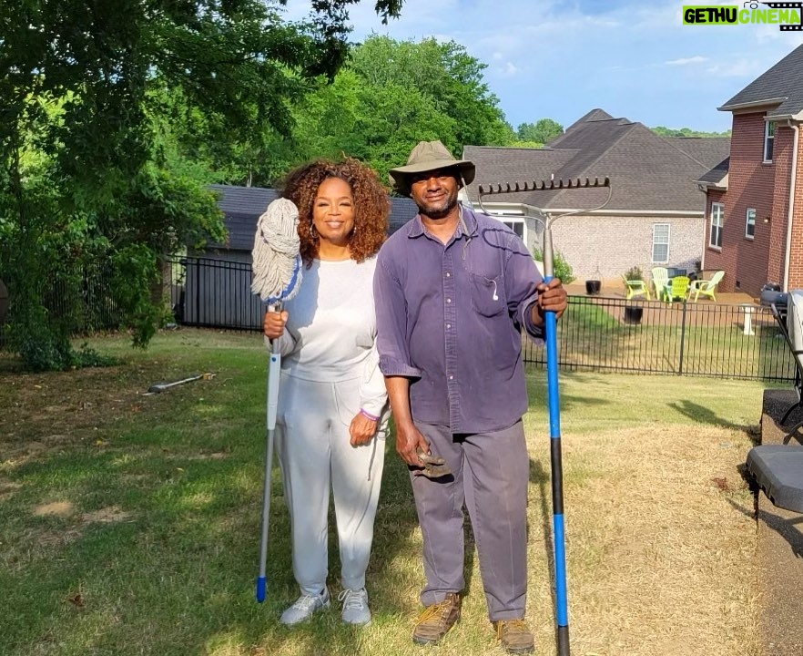 Oprah Winfrey Instagram - Getting ready for a backyard barbecue. My cousin Burnice raking the yard. I’m sorta mopping the patio #classic Nashville, Tennessee