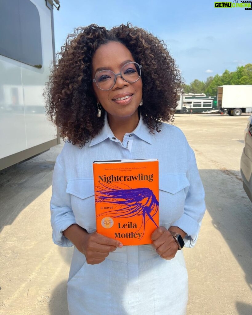 Oprah Winfrey Instagram - The next @oprahsbookclub pick is “Nightcrawling” by @leilamottley, which Leila wrote when was only 17! The debut novel is about a 17-year-old who carries the world on her shoulders. Her father died after being released from prison, her mother recently attempted suicide and is in a halfway house, her brother wants to become a rap star but isn’t bringing in any money, and they’re about to be evicted from their apartment in Oakland. I cannot wait to discuss and explore this book with you. Watch my full announcement over at @oprahsbookclub and get yourself a copy whenever you buy or download your books from! #ReadWithUs