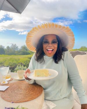 Oprah Winfrey Instagram - Thanks to everyone for a love-filled birthday this weekend. And thanks to Chef @zairah for a delicious coconut pineapple soaked cake 🥳🎂