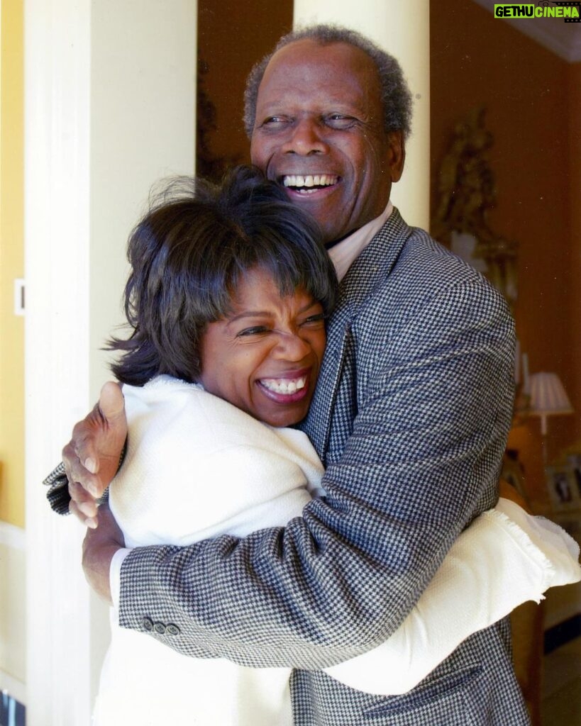 Oprah Winfrey Instagram - For me, the greatest of the “Great Trees” has fallen: Sidney Poitier. My honor to have loved him as a mentor. Friend. Brother. Confidant. Wisdom teacher. The utmost, highest regard and praise for his most magnificent, gracious, eloquent life. I treasured him. I adored him. He had an enormous soul I will forever cherish. Blessings to Joanna and his world of beautiful daughters 🙏🏾