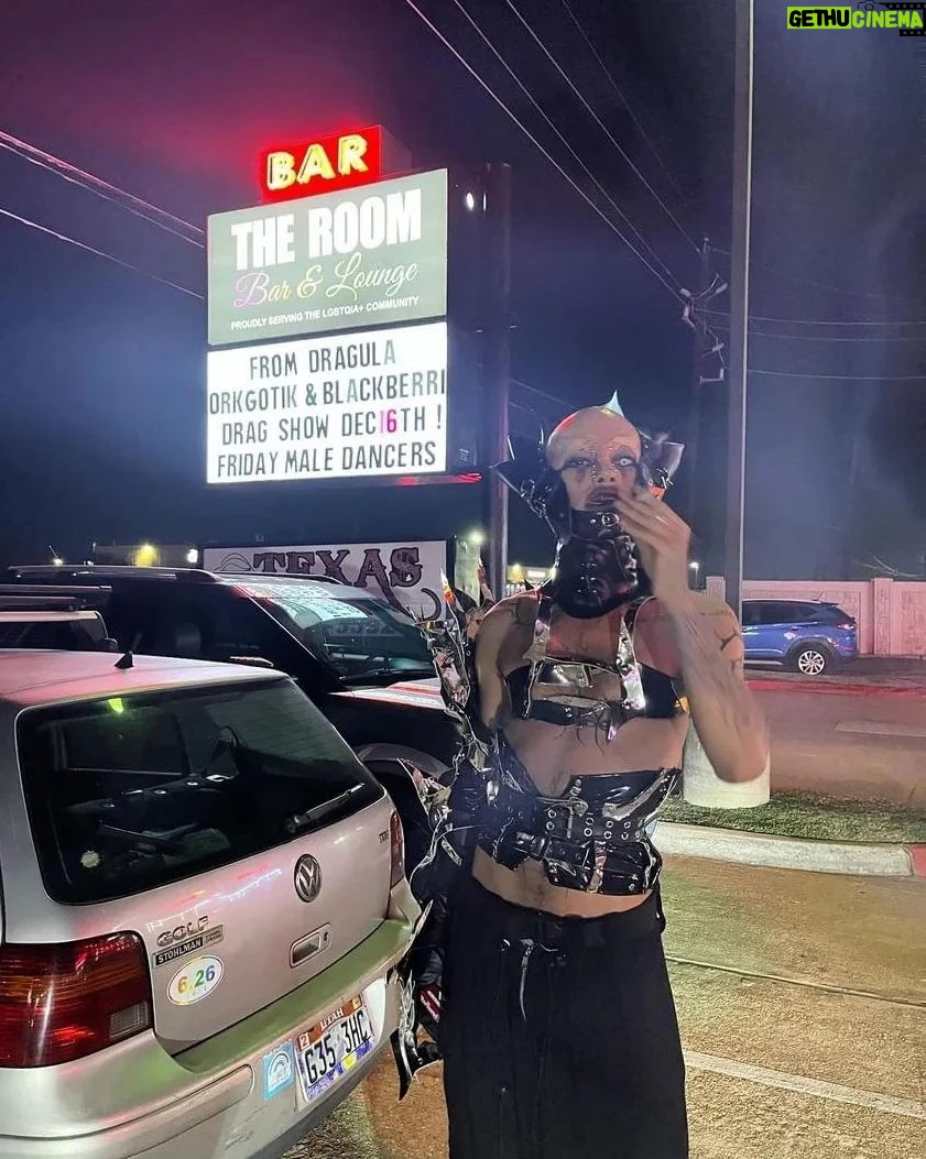 Orkgotik Instagram - D̵̢̼͎̤̱̼̝͉̀̋ë̸͓̺͍̗̦̳́͊́̾̾͆ṡ̴̜̺̔̀̑d̶̤̤̩͎̯̳̥́̑͝ȩ̸̘̯̦̼̯͖̪͓̄̒ ̷̫̘̔ę̷̭̐͊̊̈̅̄̑̍̚ļ̵̺͖̥͎̼͇͍̺̗̊͆͊̀̍͂͒͋͆͑ ̷̟̺͔̗̼͙͈͙̟̬͐̓̌ṃ̶̨̩̞͔̖̒͌͜ą̴̢̘̻͉̞̈̈̊̏͂́́̒r̶͇̝͕̈́͝ ̴͎̰͇͓͋̐̅̃̒͝͝l̴̥̥̺̺̈́̋͗̇͒̽̅l̸̡̩̘̞̳̥̙͈̗͐̅̔ͅẹ̵̖̭̀̀́g̶̡͕̽̿̆̇͋͑̅͘ä̸̡̯̗̭͉̖̫̫͎̦́̒̎́̚ ̸̬̗̣̰͇̥̙̤̌̈̌͌̑͠ų̶̧̲͕̰̼̲͇̜̀̿̎̕ṉ̴̩͍͝ ̶̮́̍̽́͆̎̓f̴͔͇͖̥̘͐̋̀̓́̕͠a̸̧͉̖͖̥͗n̵̢̩̗̞͔̗̦͖̋͜ͅt̸̨̺͉͙̫͓̖̺̓́̀̃̾͑́̌̃̃a̴͖̮̬̝̬͚̹͇̯̒̾͜s̴̡̛̳̿̅͗̒͐̉m̶̨̛̥͙̹̹̎̓̈́̃͒̐̍̚͜ả̶̢̬͉͍̱̽̽͒͝ͅ ̴̢̢̱͔̩̫̖̤͖̫̾̄̄̿͋̉͆̀̓͘h̶̳͓͋͘e̶͉̤̩̫̍̒̆̓̂̕c̶̡̣̯̙̳͚̑h̶̢͇̗̱͇̲͐̒ò̵̰̒͊́̀͗̂͋͝͠ ̷̧͖̪̍̑̿̈̐̉̿̏͋̔d̵̖͉͉̙̥̞͌͋͘ę̵̟̰̬͛̓͋͐́̚̚̚ͅ ̴̡̖͈̼̰̻́̾̂͐͛͐́̔͝ć̵̡̺͇̬̟̰̯̻͕̃̓͐̕͝ő̷̱͕̥̗͍̲̫̩̯̀͜s̴͔͆̋͋̽̈̔̈̕͠à̷̳̣̖͕͇́̂̅́̃ṡ̷̗̳̲̟͆̎ ̴̗̟̘̭̩̭̅̄q̸̪̘̣͗͆͒̈́̎͗̎̂̈ṷ̶̹̘̦͂̀̍͊́͋̅͠ͅe̷͑͋̓́̈̏͛̊ͅ ̵̝̎̋̎̀̓̑a̴̢̯̜̹̠̞̘͖͖͌̌̆͆̎̂̽̈̕͜͝m̸̫̘̦̅͊̈́͊̊͜é̸̙͛͊͑̑̎͐̌͆͝ ̸͙̮̔̿͐̃̆͑̚̚̕y̶̛̫̫̭͇͕̣̳͌̈́̓͋̿ ̷̻͍̍̑̂̃̐̍̚͘p̴̗̃͊̑̌e̵̟̰̔̓͌͛͜ř̴̻͙̜̟̙͒̌̾̔̒ḏ̶̛͈͖̖̬̪̬̱̎̇̇̇͛̕͠͠į̶̧̯͙͍̯̟̫̰͎́̈́̑̒̄̈̑̈́̈́͘͘.̶̡̱̱͚͎͚̺̖͛̇́́̏͠ (thank u Houston @roombarspring the whole last night's cast and especially specially @theblackberri for all the love and care. it was magical I appreciate the kindness the darkness the sweetness!!! and all the ppl that showed up to support us I love u. hope to see u soon 💋) helmet @vil.bilis Black face piece @erochikkuu pants @__whatisreal__ Choker @boifri3nd 💫 Houston, Texas