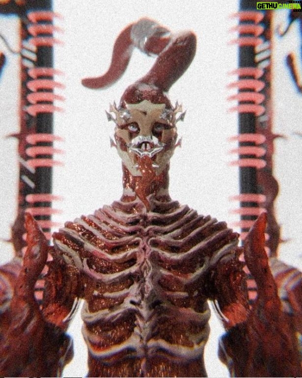 Orkgotik Instagram - WE DID SOME COOL SHIT MALPARIDAS I'M PROUD OF ALL OF US. THANK U FOR PUTTING SO MUCH TIME TO MAKE US INMORTAL WITH YOUR SKILLS THIS SEASON! BE SURE TO WATCH THE DRAGULA SEASON 5 FINALE TONIGHT WHEREVER YOU CAN @bouletbrothersdragula @amcplus @shudder