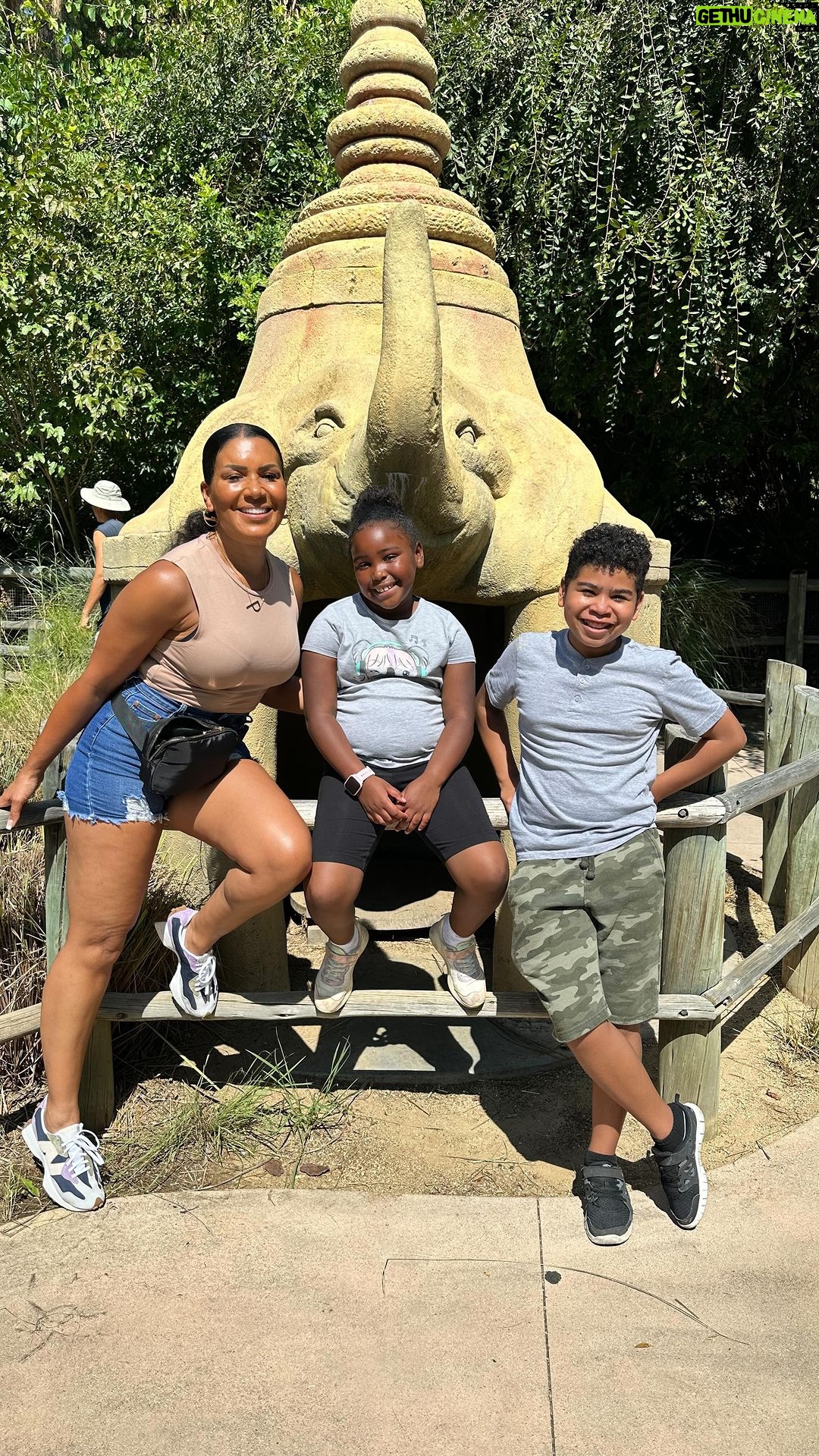 Page Turner Instagram - I am so behind on posting! Whew .. LA—> Nashville —> Toronto —> LA … Whew!! I’m trying to catch up!! I have to post a very special birthday blessing to my aaahhhmazing niece ♥️Sanai & my Lil Sissy & Sanai’s Mama @kellsxoxo_! I honestly cannot believe how many Virgo birthdays I celebrated this past month! 🤣😭🙄 We had an amazing time taking my niece & nephew to the LA Zoo for her birthday, but it was a little ratchet 🤣🤣 because most of the animals weren’t in the exhibits and the ones we did see were doing very peculiar things, like VERY - that I did not post 🤣🤣 Those monkeys & elephants are a trippppp!! 🤣🤣🤣 And I also was able to pull off a surprise Zoom birthday party for my little sister Kelli, and she was so surprised she could barely talk! Her family is all around the country and dozens of them jumped on the zoom to wish her a very happy birthday! Whew!! I just honestly canNOT believe that it’s already OCTOBER!!!!!!!! Like .. OCTOBER?!?! Insane!! But I ain’t scurred 🤣🤣 We still have time to end this year with crazy faith, insane miracles, and slayed goals!! Soooo let’s get to it AND stick with it and #DotheWork!! It’s reaping season!! Happy 8th Birthday my sweet Niecey Sanai! I love you so much and I’m soooo proud of you! Happy Big 33 Lil Sissy Kelli!! Double blessing year!! I love you so much too and I’m soooo insanely proud of you!! ♥️♥️♥️ Los Angeles Zoo