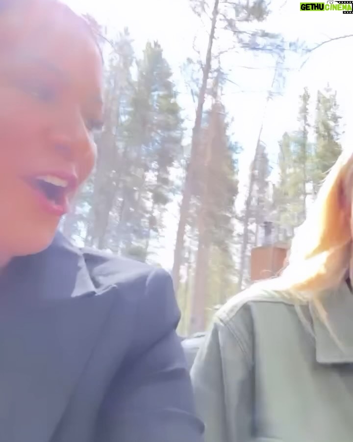 Page Turner Instagram - Ohhhhhhh boiiiiii … So excited to be part of #BattleOnTheMountain!! Judging these fabulous mountain cabins with @jasminerothofficial was so fun and of course the Battle Mentors were amazing @kimmylesdesign @kimspradlinwolfe @rico.to.the.rescue!! ❤️❤️ Catch the season premiere of #BattleOnTheMountain 01/22/24 at 9/8c on @hgtv! … How sweet are my new “Dakota” 🤣 friends @chelseahouska @coledeboer! Rocky Mountains
