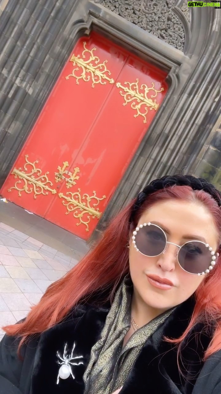 Paige Nicole Mayo Instagram - #Edinburgh is magical 🏴✨ . . #scotland @visit.edinburgh @visitscotland Edinburgh Castle Scotland
