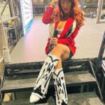 Paige Nicole Mayo Instagram - Good morning #Edinburgh! 👋🏼 🏴󠁧󠁢󠁳󠁣󠁴󠁿 Welcome to @comicconscotland where I’m waiting for ya on the main stage ready to rock our celebrity Q&A panels! 🎤 Royal Highland Centre