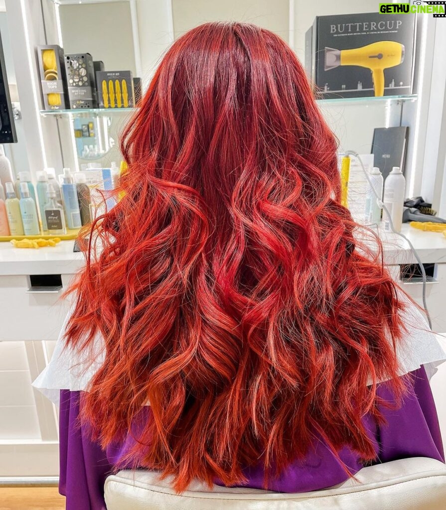 Paige Nicole Mayo Instagram - Sometimes a girl just needs a little pamper sesh. @drybar_emea at @centremk @harrodsbeauty is my go to when I need a pick me up! 💃 This style is the “Cosmo-Tai”. Highly recommend! . . @harrods #miltonkeynes #centremk #blowdry #drybar @thedrybar #blowout #hairgoals #redhair #redhairdontcare Centre MK