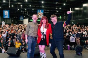 Paige Nicole Mayo Instagram - Meeting/fangirling over these two legends was the highlight of my weekend. Proving that the most talented actors are always the kindest. 🥰 Thank you #ElijahWood and @andyserkis (my favorite #VanGogh! 🎨👂🏼) 
.
.
@comicconscotland @monopolyevents