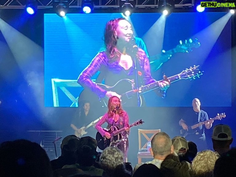Pam Tillis Instagram - Thanks Natchitoches, Louisiana! #countrymusic
