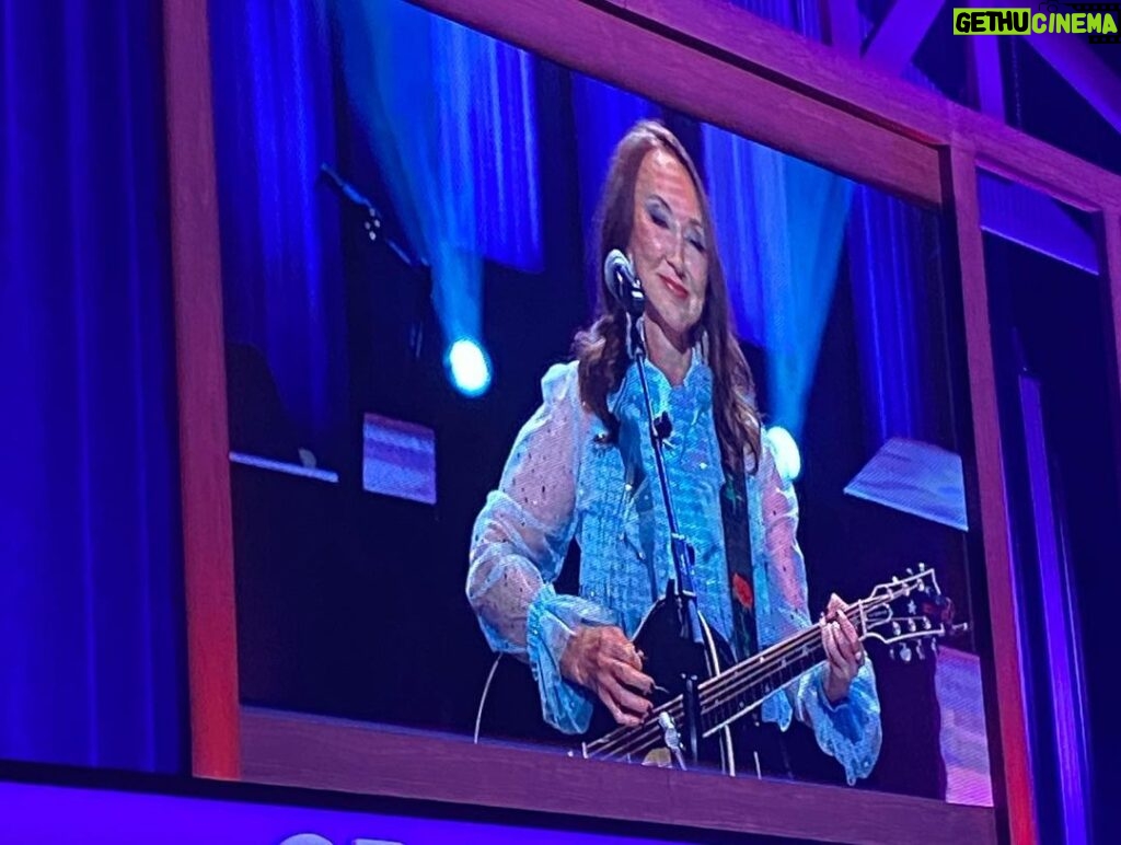 Pam Tillis Instagram - It’s always amazing stepping into “The Circle”! @opry #countrymusic #90scountry